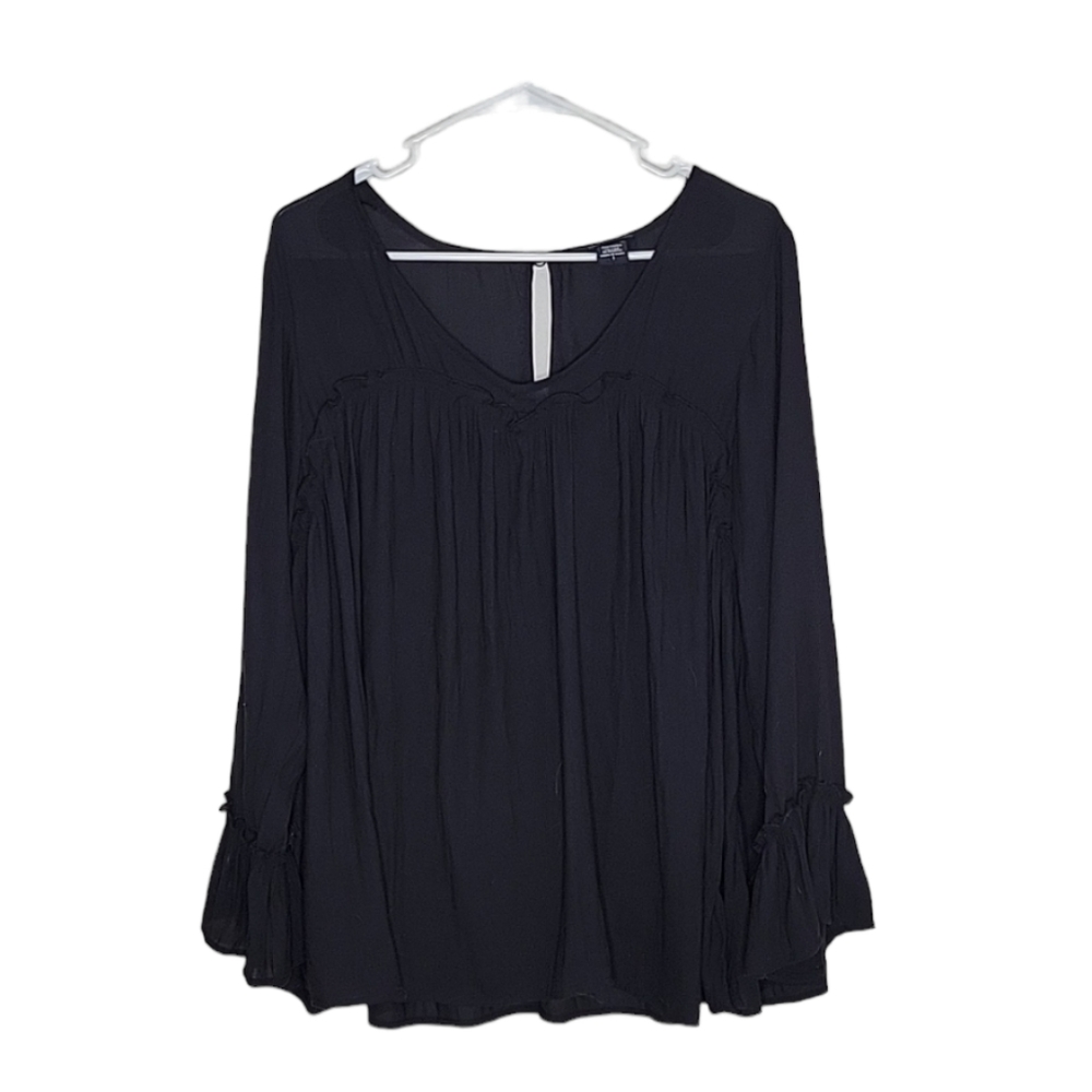Torrid Black Sweetheart Style Keyhole Back Flowy Sleeve Blouse